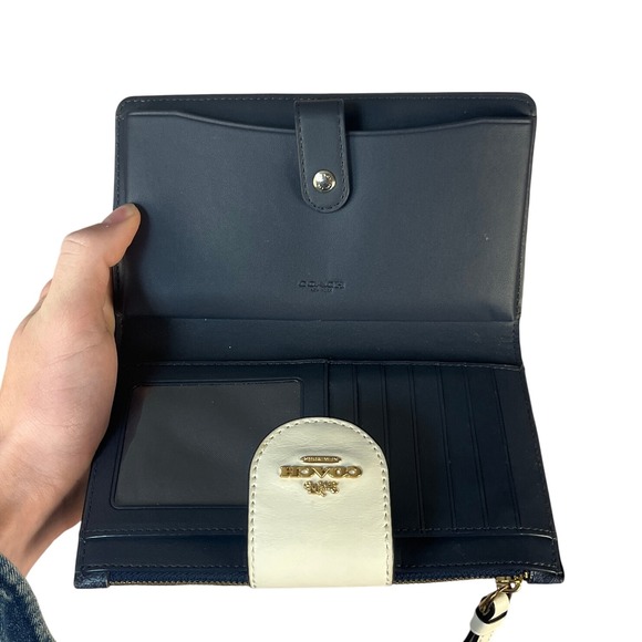 NEW! 2025 Coach Signature C Monogram Wristlet Wallet Beige Cream Trim - Picture 3 of 4